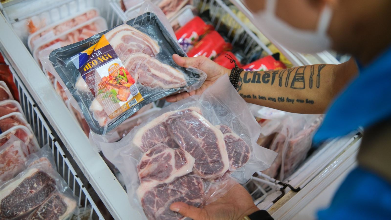 Thịt bò Mỹ, thịt heo Nga,... là những nguyên liệu chính trong bữa cơm hôm nay