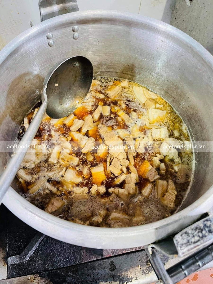 Món thịt kho Tàu truyền thống được làm với thịt lợn Nga đem đến hương vị khác biệt