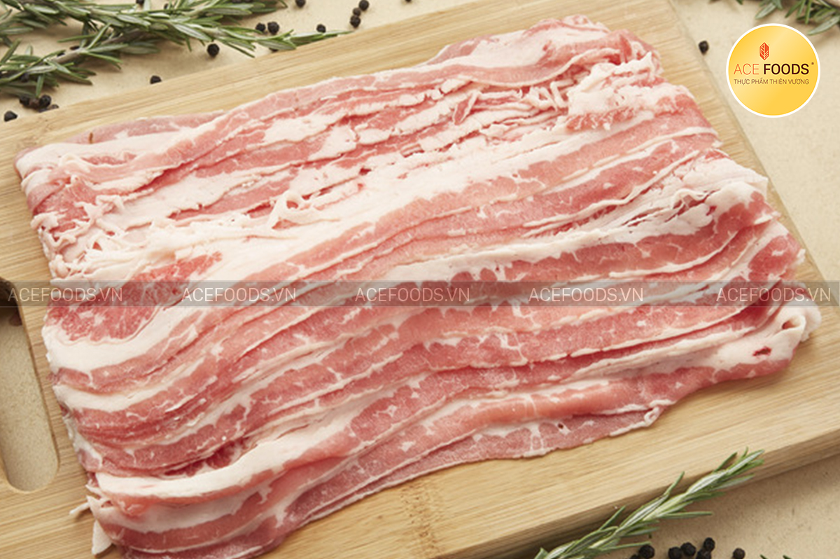 Ba chỉ bò Nga với những dải mỡ, nạc đan xen đều đặn