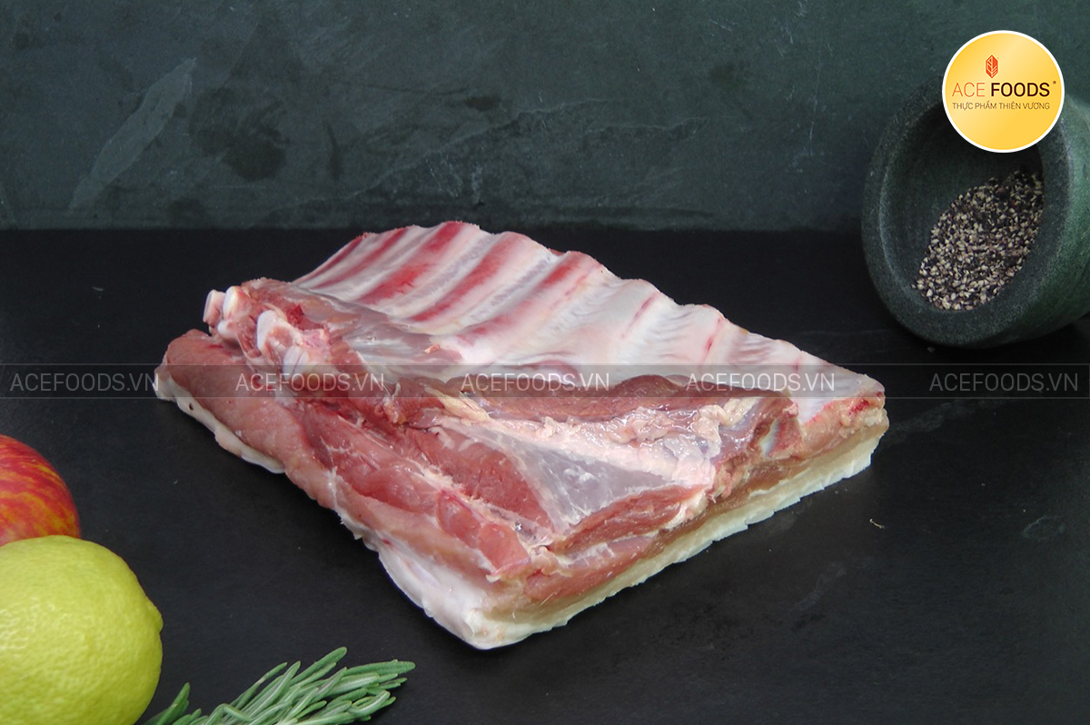 Ba chỉ heo Nga có da có xương Miratorg nguyên khối tại ACE FOODS