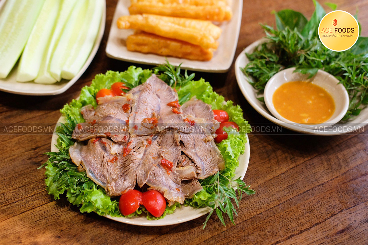 Bắp bò Tây Ban Nha luộc chấm mắm gừng